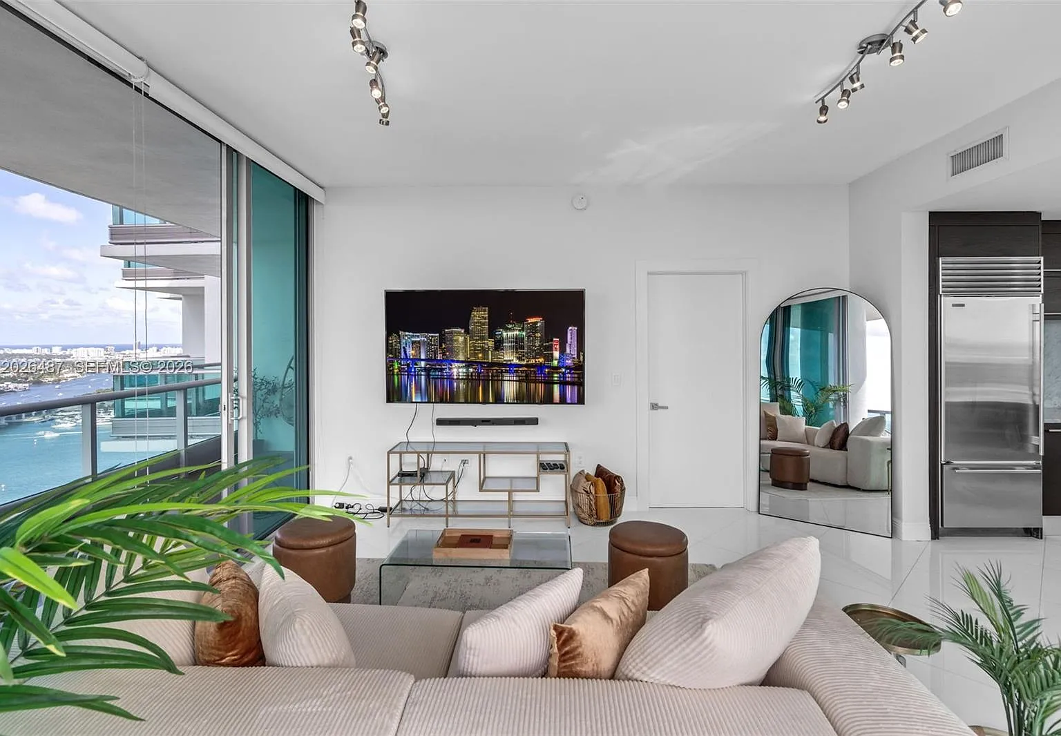 900 Biscayne Bay Condo — Photo 3