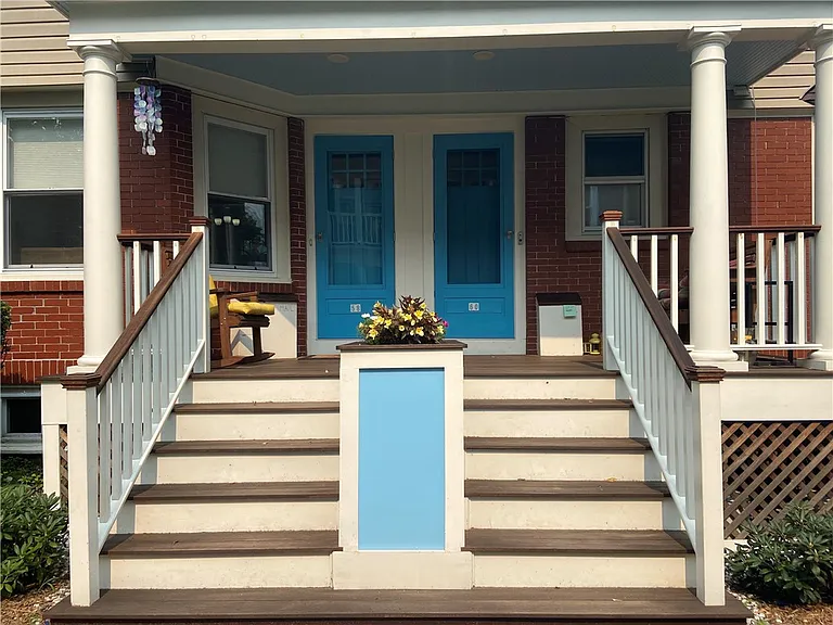 60 Forest St — Photo 3