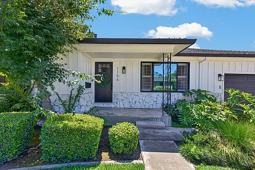 1106 Lake Home Dr Photo 1