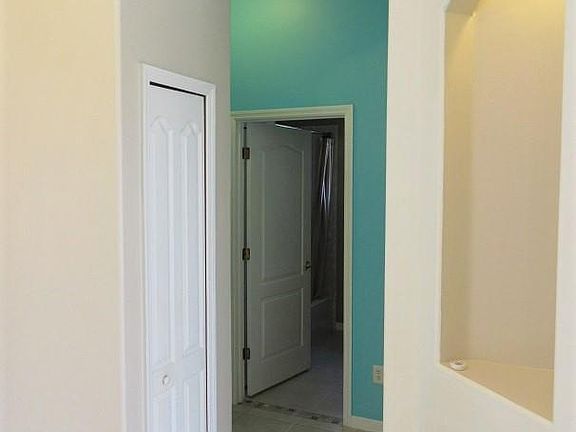 4th image of 1940 Fabien Cir