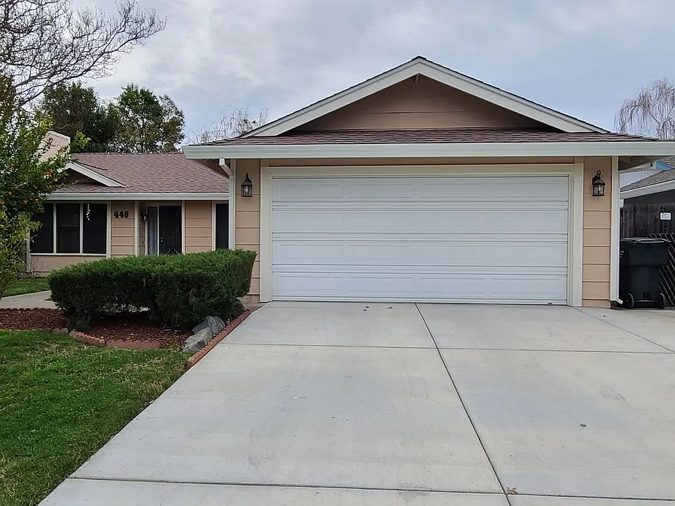 448 Spinnaker Way