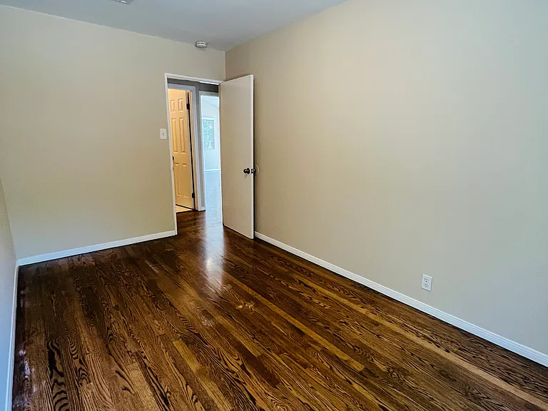 729 Orange Dr — Photo 17
