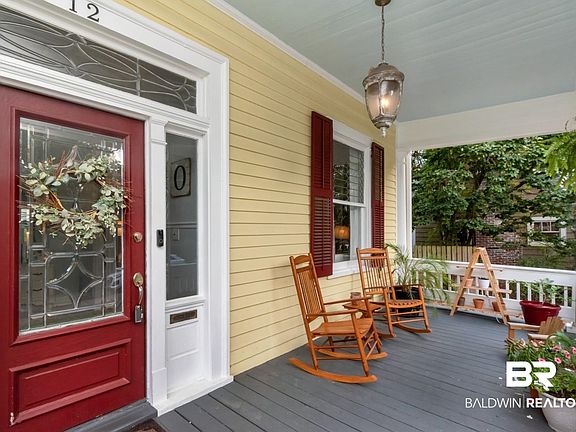 3rd image of 12 Lemoyne Pl