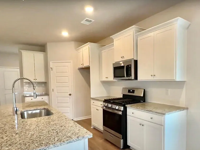 4075 Da Vinci Dr — Photo 3
