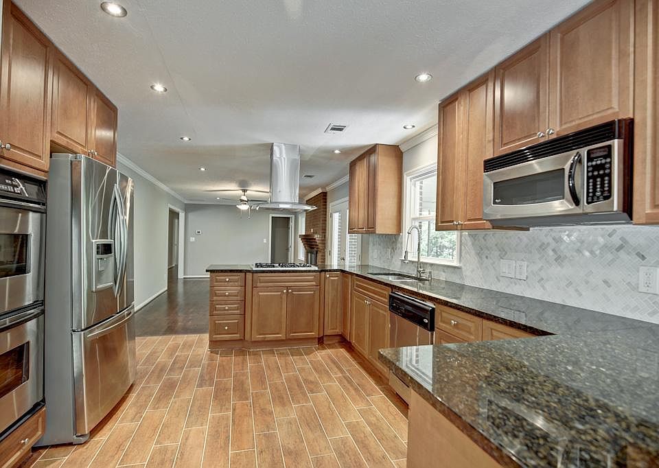 granite countertops, over-the-counter microwave
