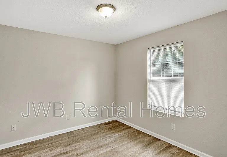 1211 Orton St — Photo 9
