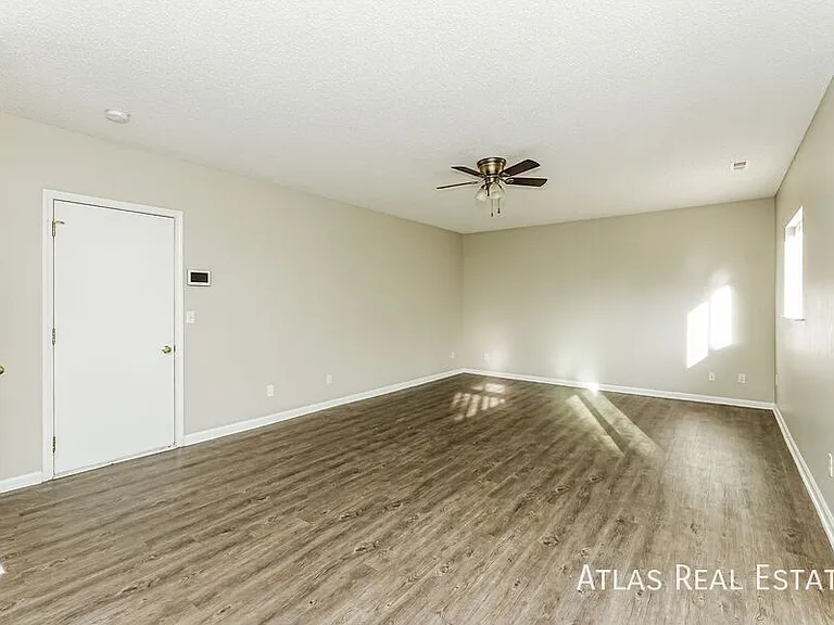 1135 Marsh Hawk Dr — Photo 2
