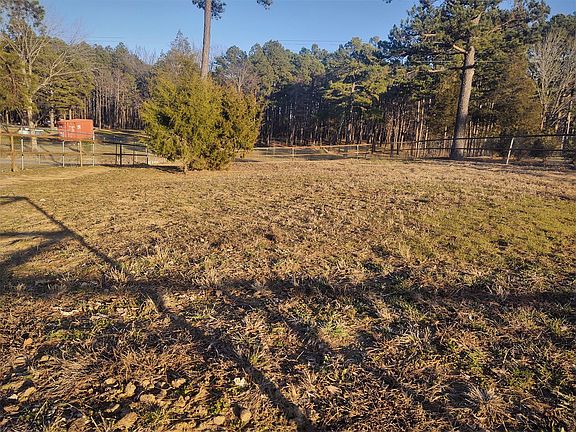 3rd image of 377 Lusk Rd