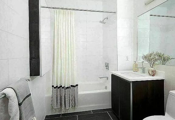 5th image of 321 W 37th St APT 7A
