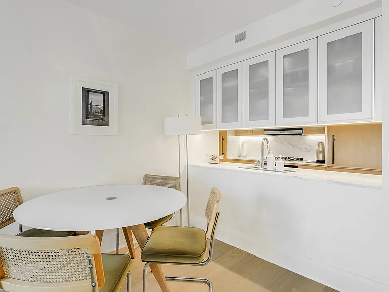 210 Warren St #10M — Photo 5