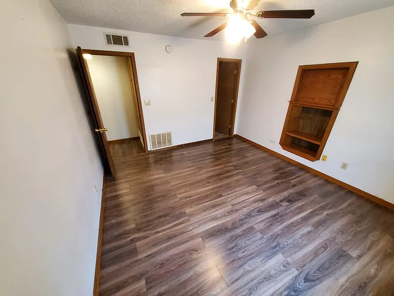 101 E Carson Ave #4 — Photo 5