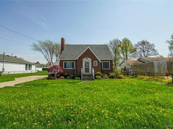 4763 Lake Shore Rd, Hamburg, NY 14075