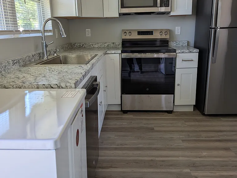120 Manhattan Ave #120 — Photo 4