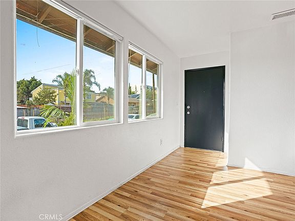 4th image of 825 51st St