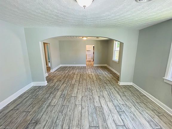 5th image of 1309 Highland Ave