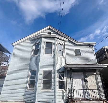 2nd image of 9 Sparrow St