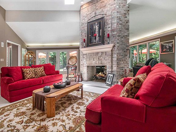 3rd image of 53172 Monterey Dr