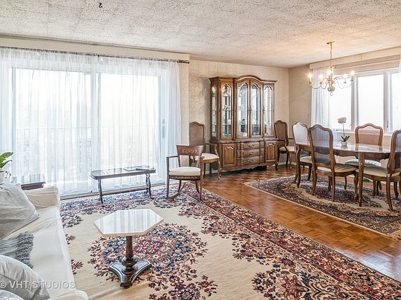 2nd image of 1421 Bonnie Brae Pl #5B