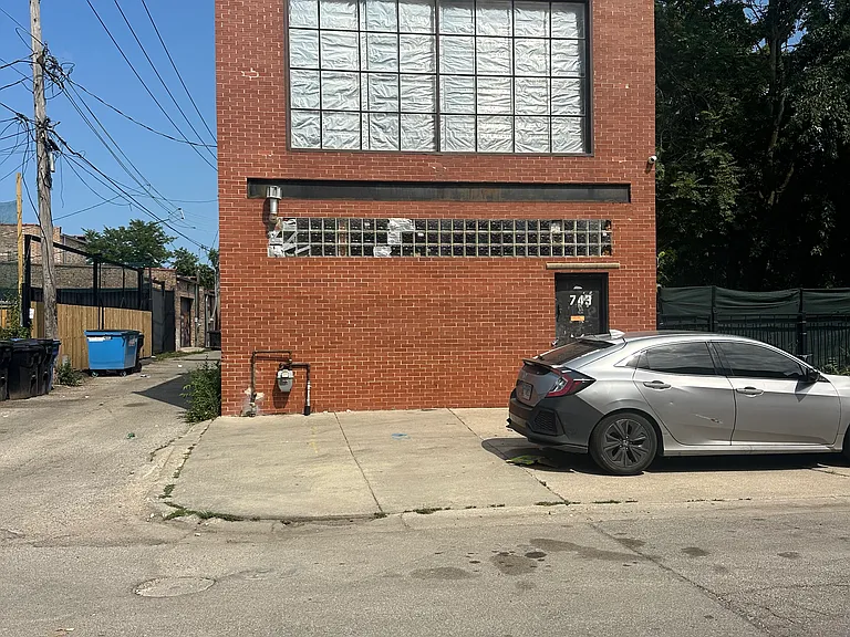 743 N Avers Ave — Photo 9