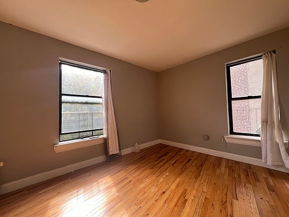 2nd image of 184 Nagle Ave #2N