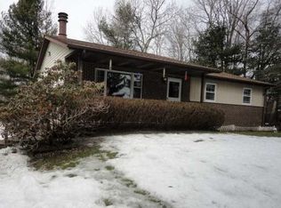 221 Airport Rd, Grove City, PA 16127