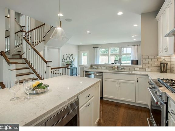 5th image of 10103 Treyburn Dr