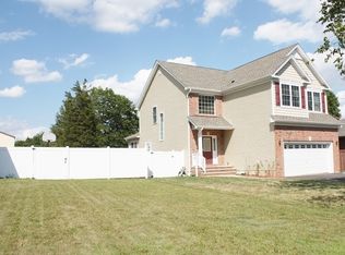17 Carmen St, Somerset, NJ