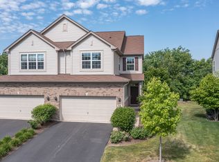 68 Oak Creek Ct, North Aurora, IL 60542