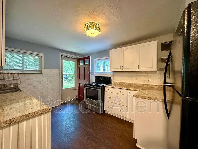 10 Miller Rd E #A — Photo 5