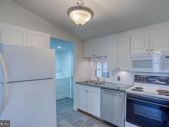 5th image of 27564 Clover Ln