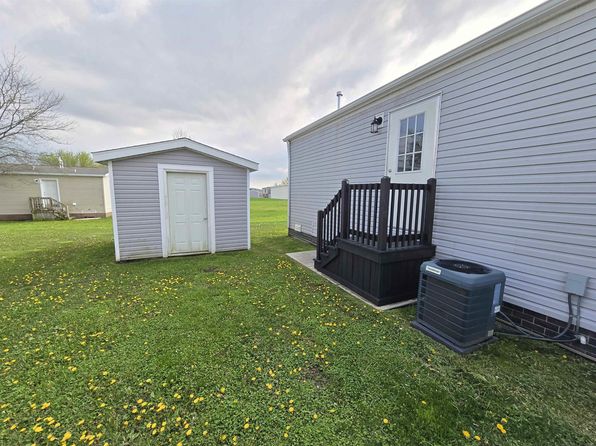 32782 N Susan Ln, New Haven, MI 48048