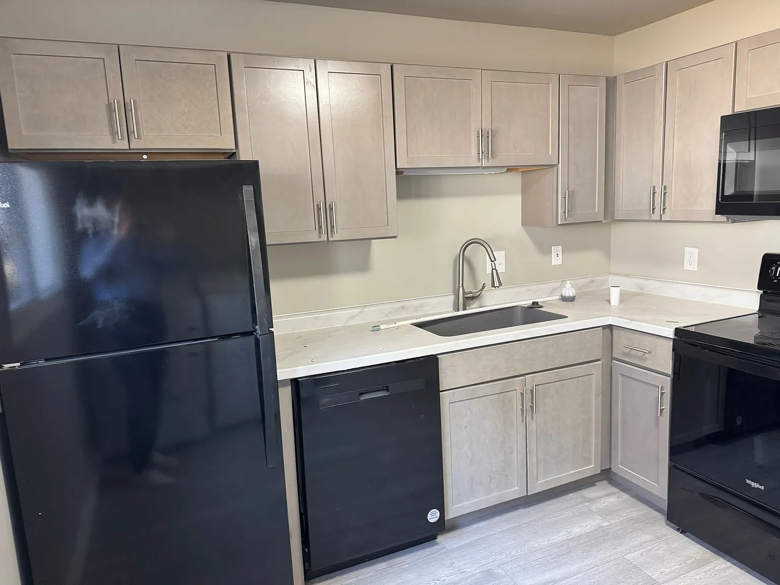 West End Apartments — Photo 3