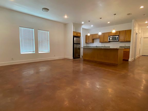 4th image of 15 Poinsettia Pl #15