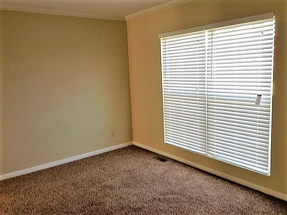 5th image of 8464 Woodcreek Dr