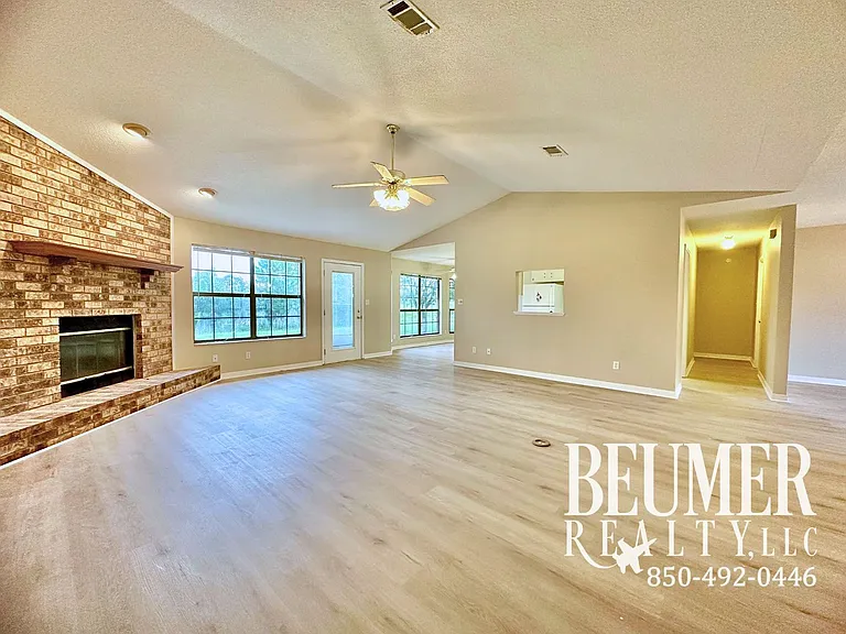 5027 Shoshone Dr — Photo 1