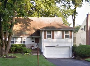 1654 Buckingham Rd, Teaneck, NJ 07666