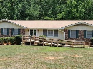 780 Pinehurst Dr, Fairburn, GA
