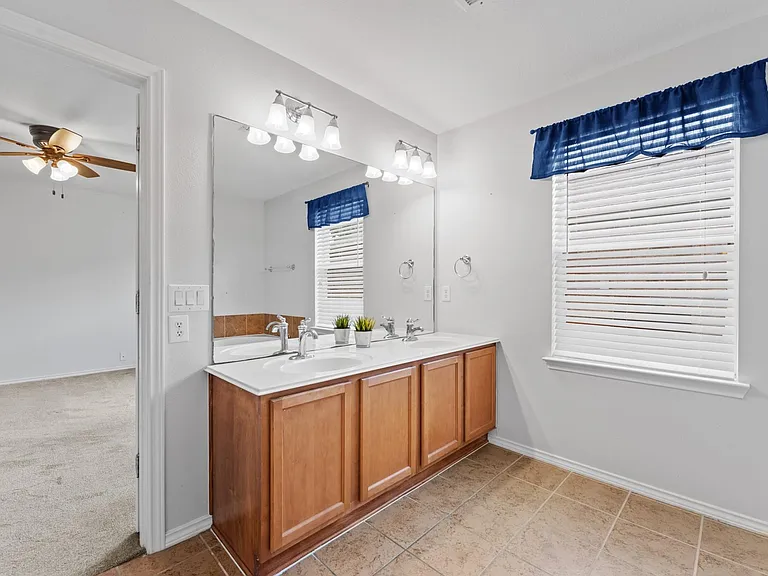2744 Woodspring Acres Dr — Photo 17