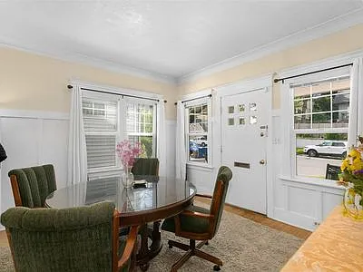 5212 20th Ave NE — Photo 5