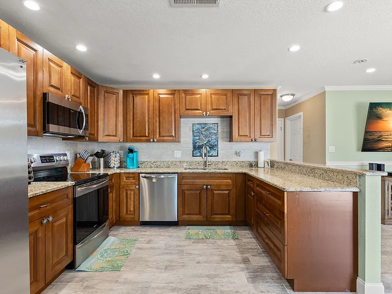 5243 Beach Dr SE #B — Photo 9