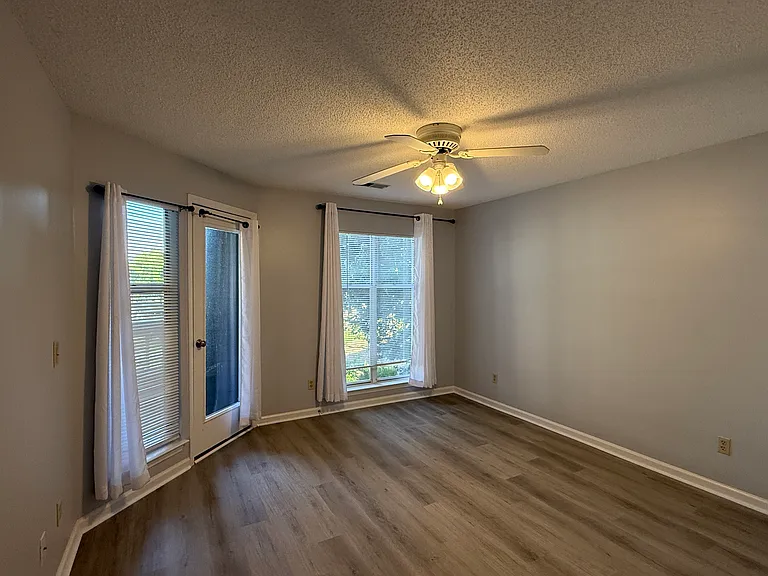 726 Southwest Dr — Photo 18