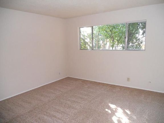 5th image of 2037 Morrill Ave
