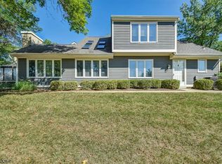129 Village Dr, Basking Ridge, NJ 07920
