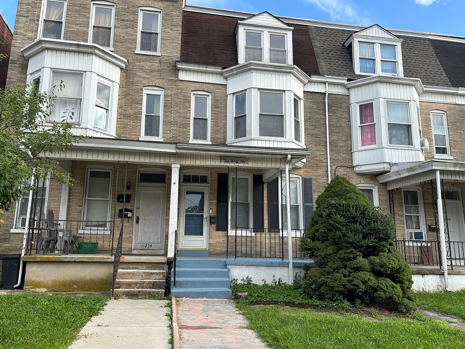 5 bed, 1962 sqft, $1,500 — Photo 1