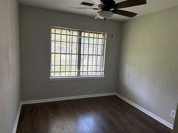 3rd image of 5535 Elmlawn Dr