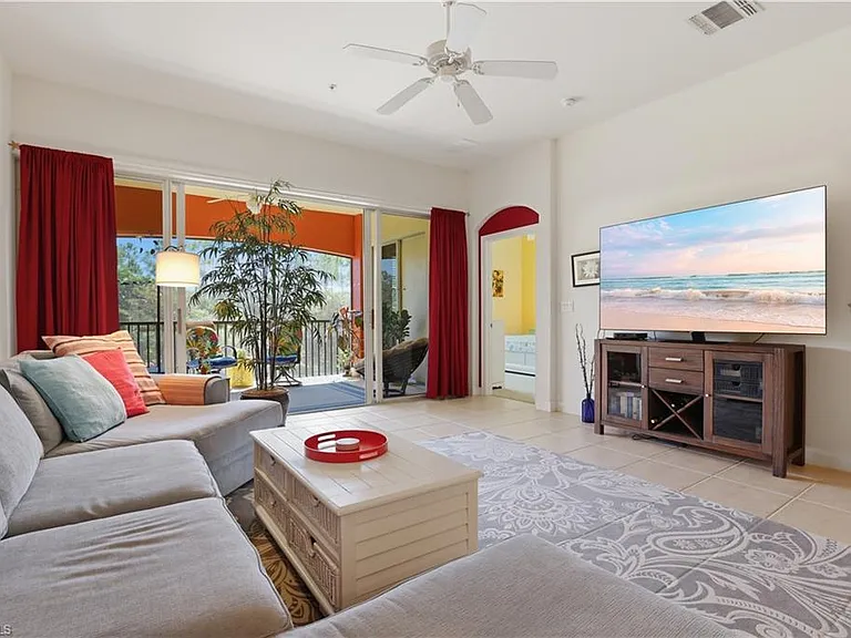8601 Piazza Del Lago Cir #203 — Photo 4