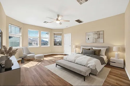 1090 Sussex Way Photo 1