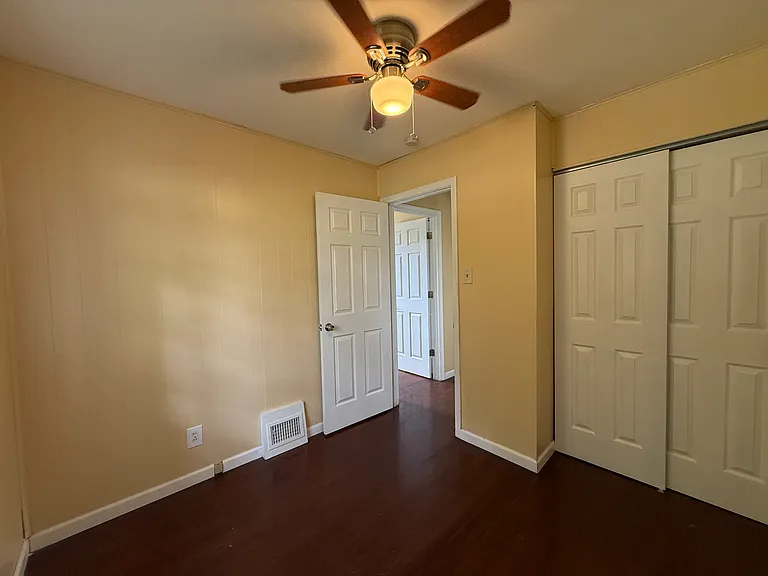 7727 Paddington Dr — Photo 17