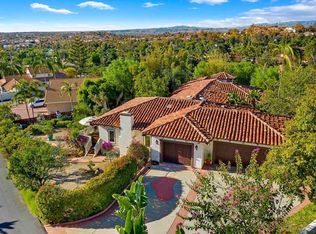 1764 Hummingbird Ln, Vista, CA 92084