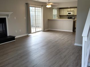 606 Ridge Cir, Chesapeake, VA 23320